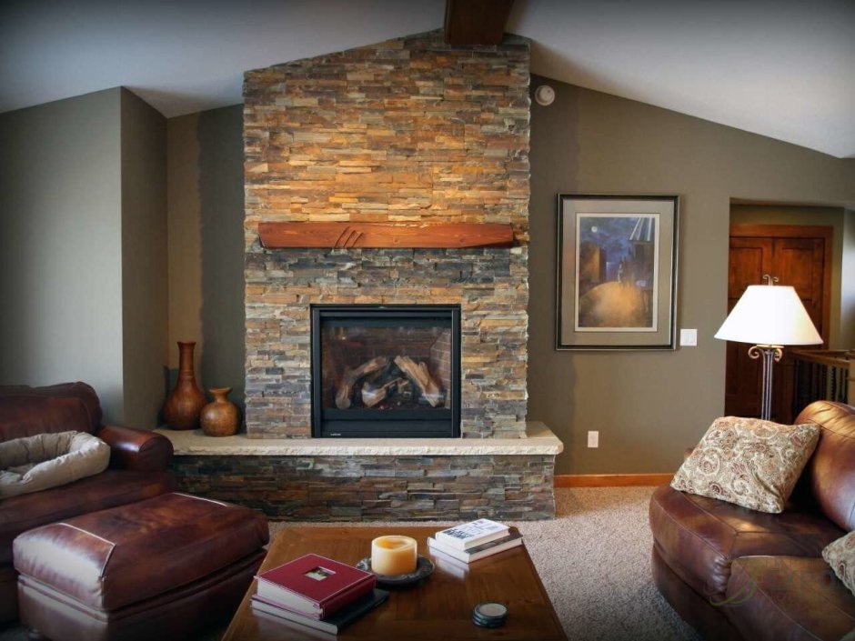 Камин отделанный камнем