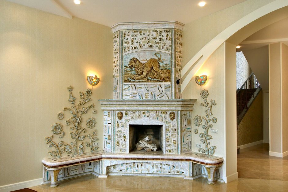 Камины с изразцами для загородного дома