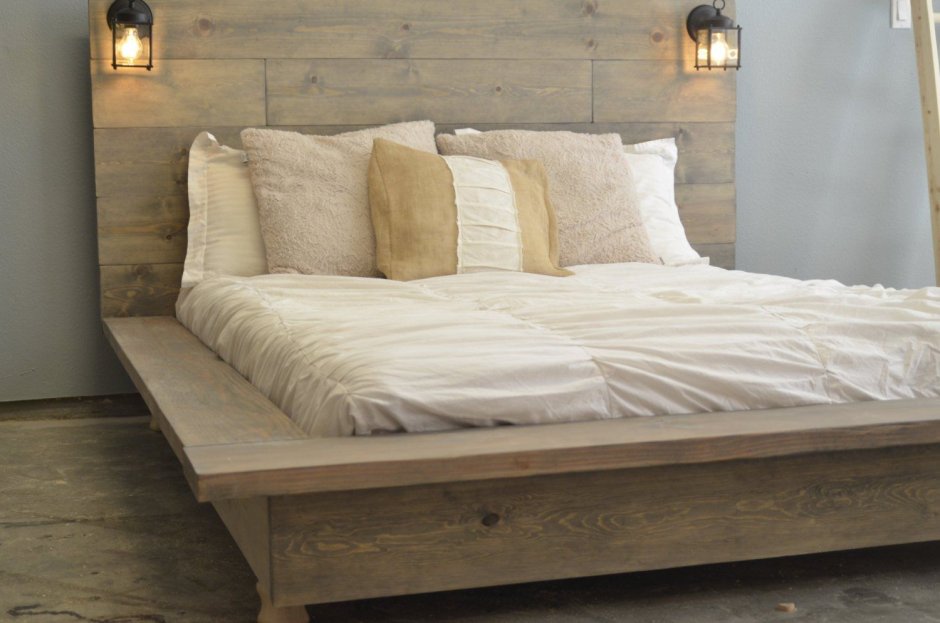 Кровать из деревянных досок