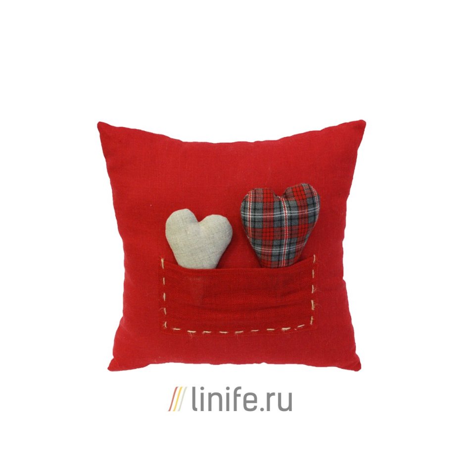 Декоративные подушки с сердечками
