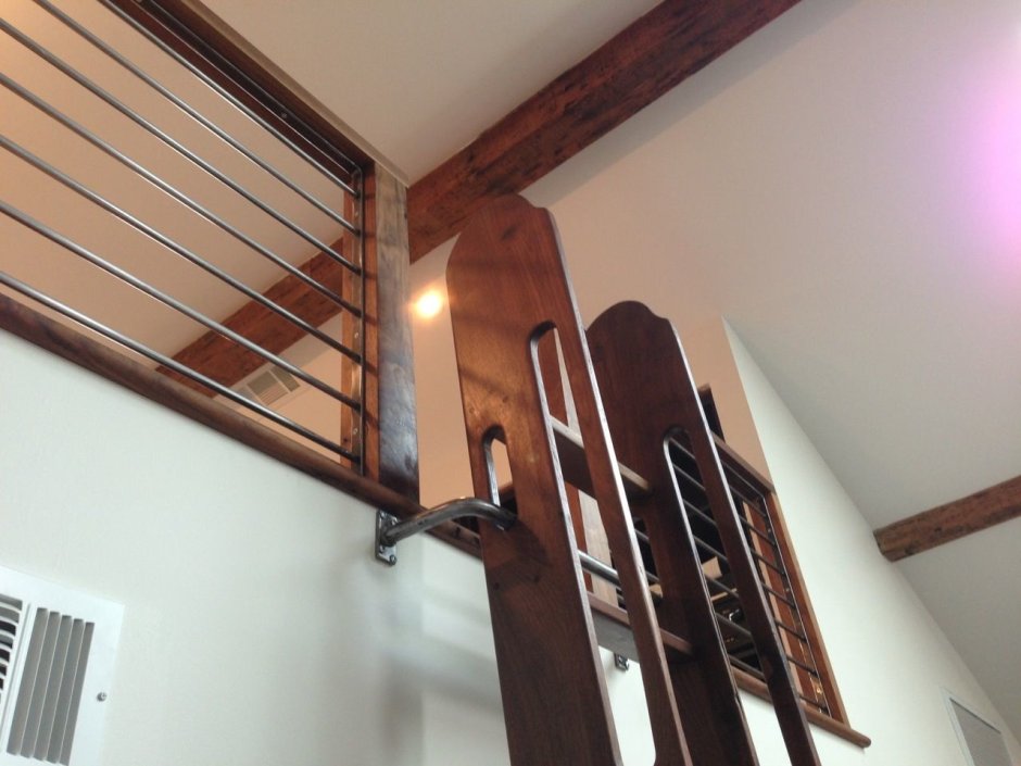 Откатная лестница для антресольного этажа