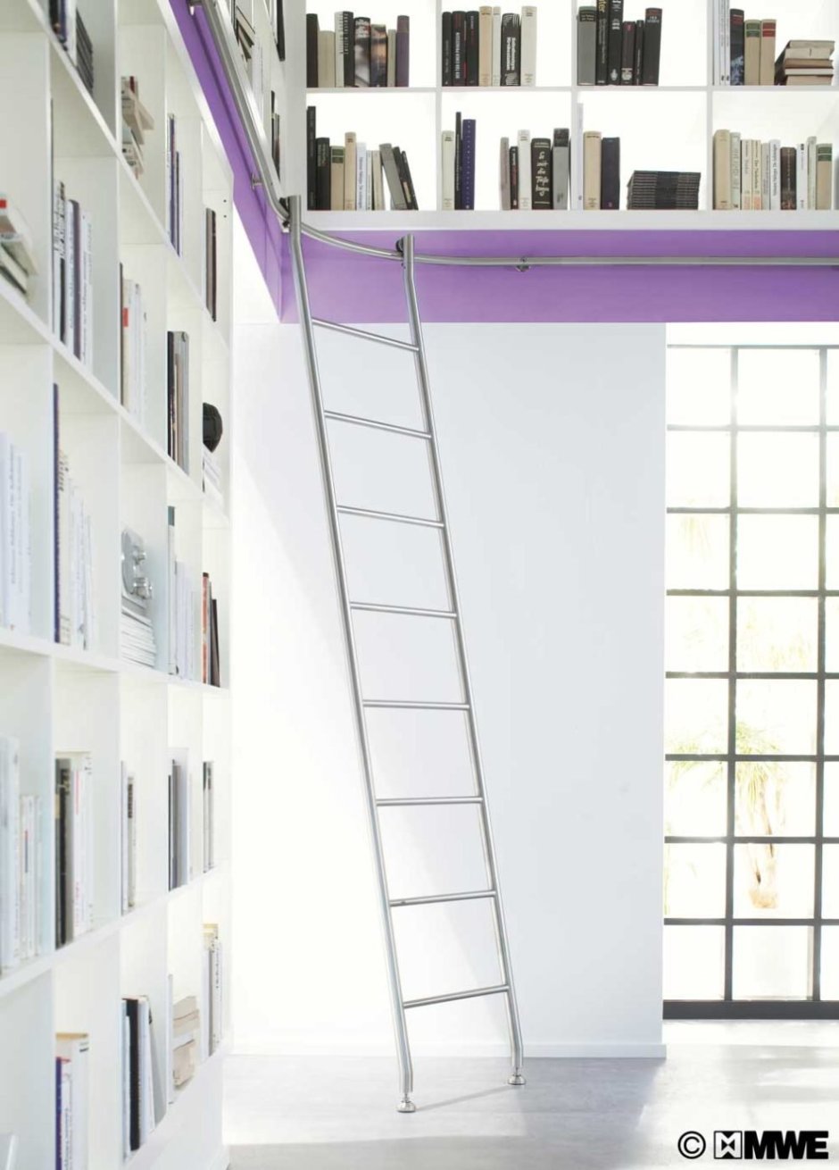 Лестница на чердак с полками