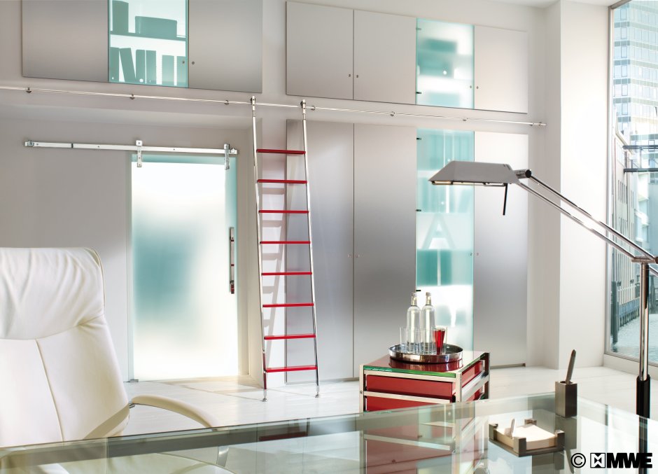 Откатная лестница для антресольного этажа