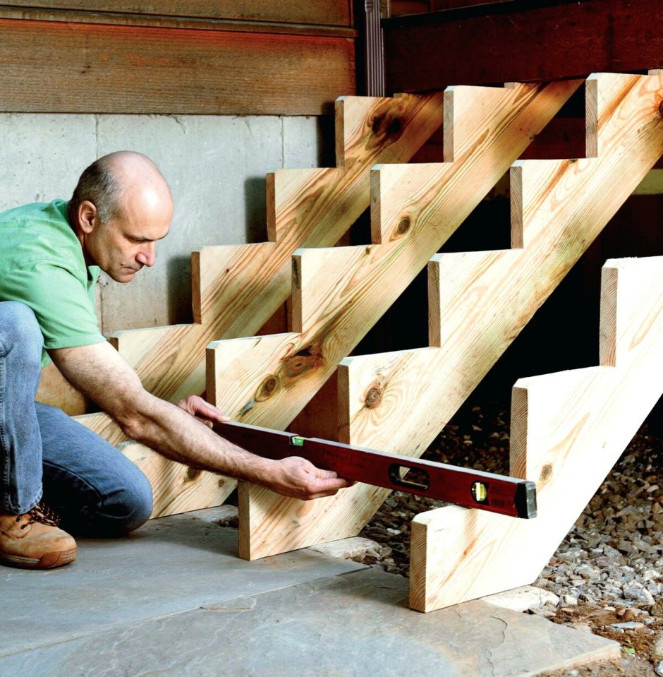 Монтаж деревянных ступеней