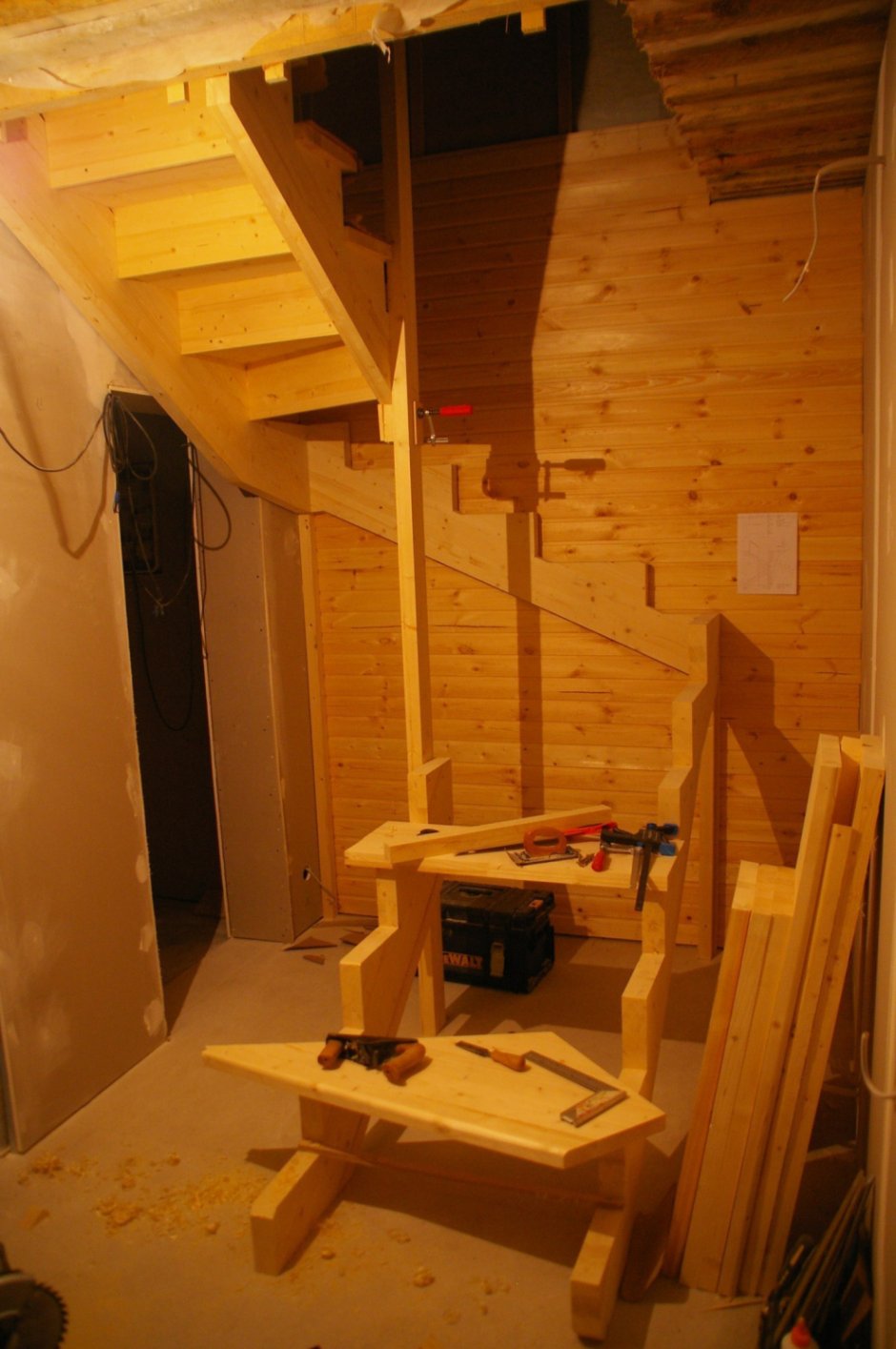 Самодельная деревянная лестница