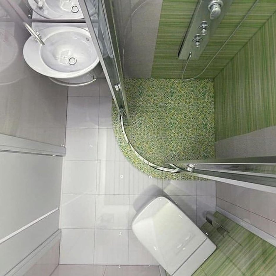 Маленькая ванная комната с душем