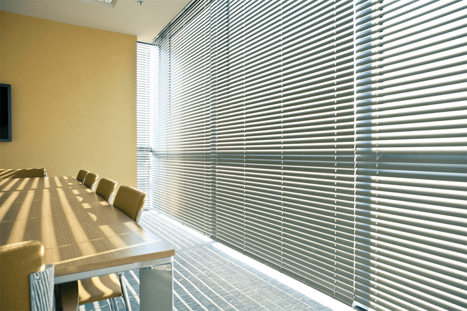 Горизонтальные жалюзи холис