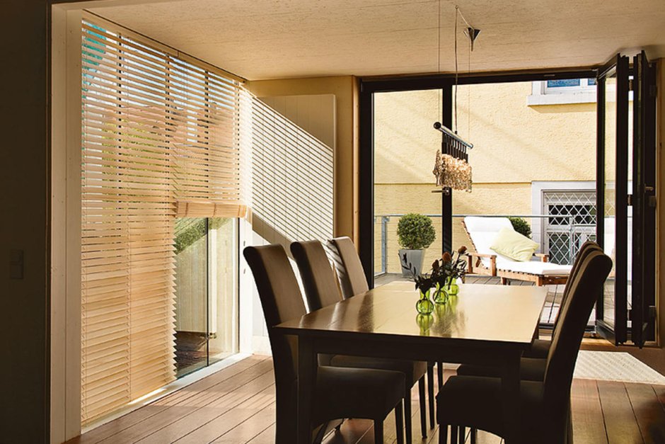 Зонирование бамбуковыми жалюзи