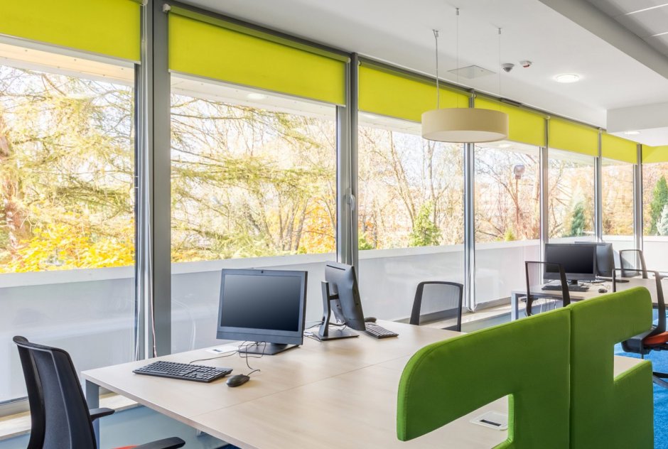 Рулонные шторы в офис