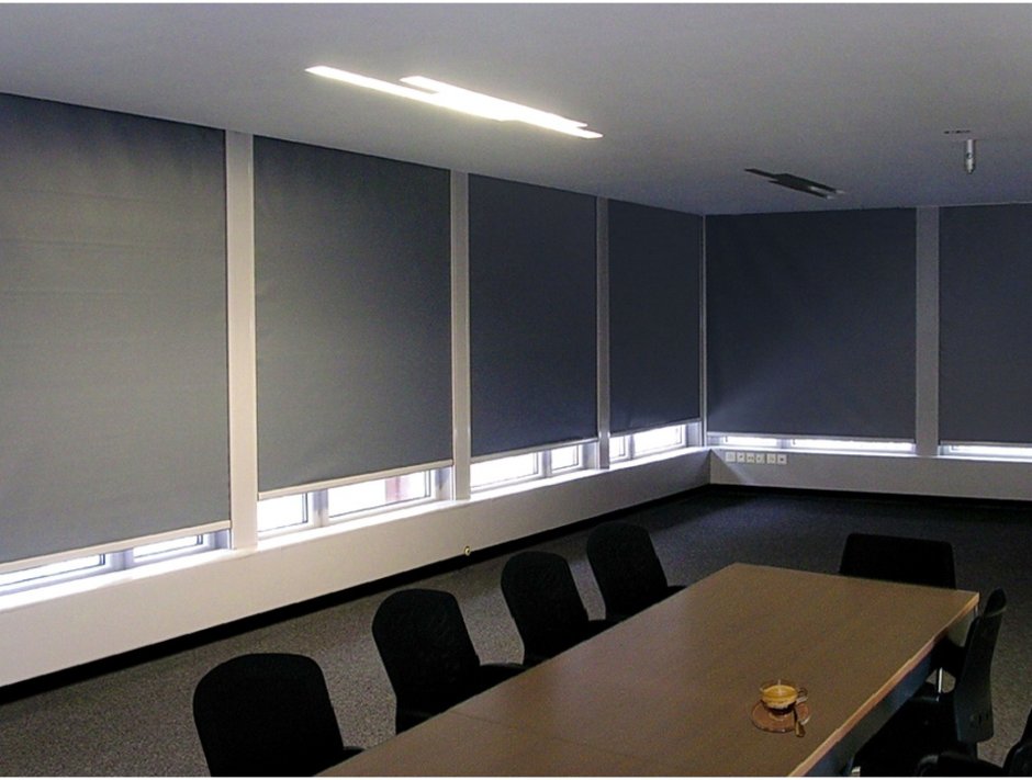 Рулонные шторы в офис