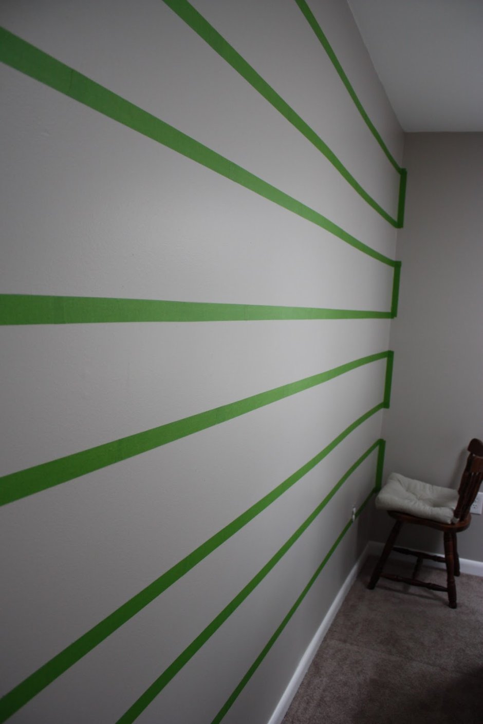 Покраска стен в полоску