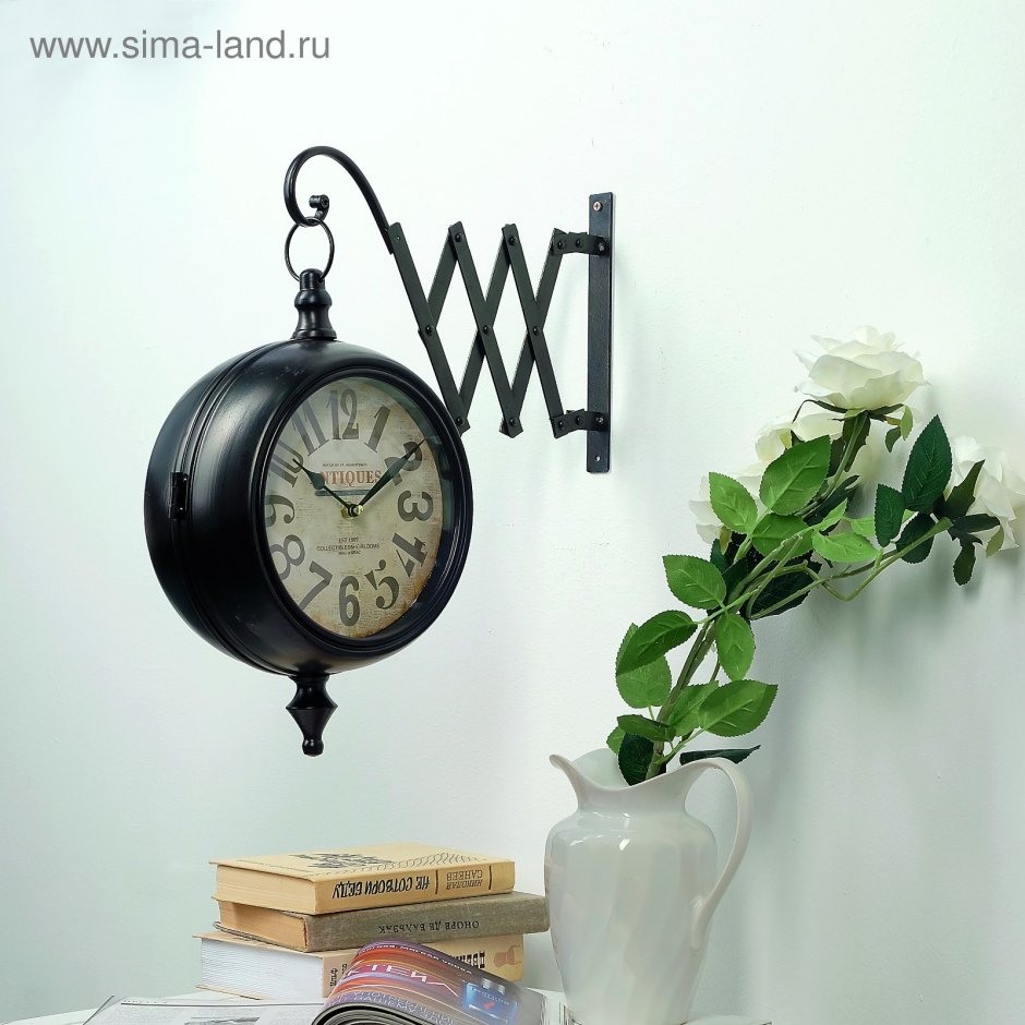 Часы на кронштейне двусторонние