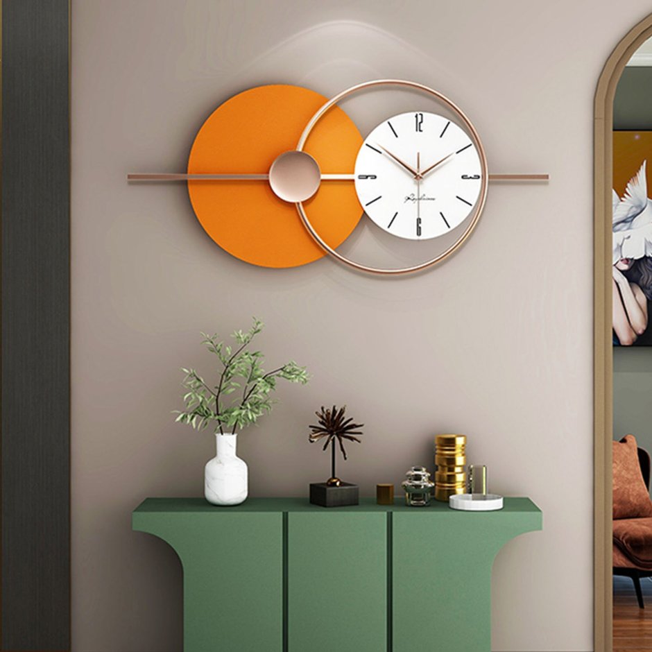 Уличные часы двусторонние на кронштейне