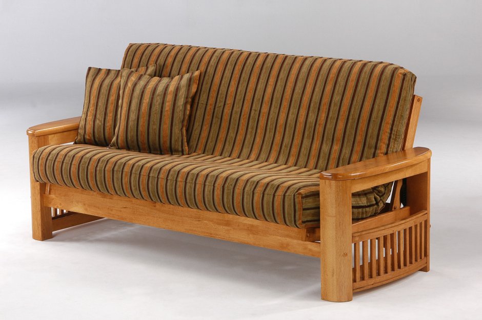 Узкий маленький деревянный диван