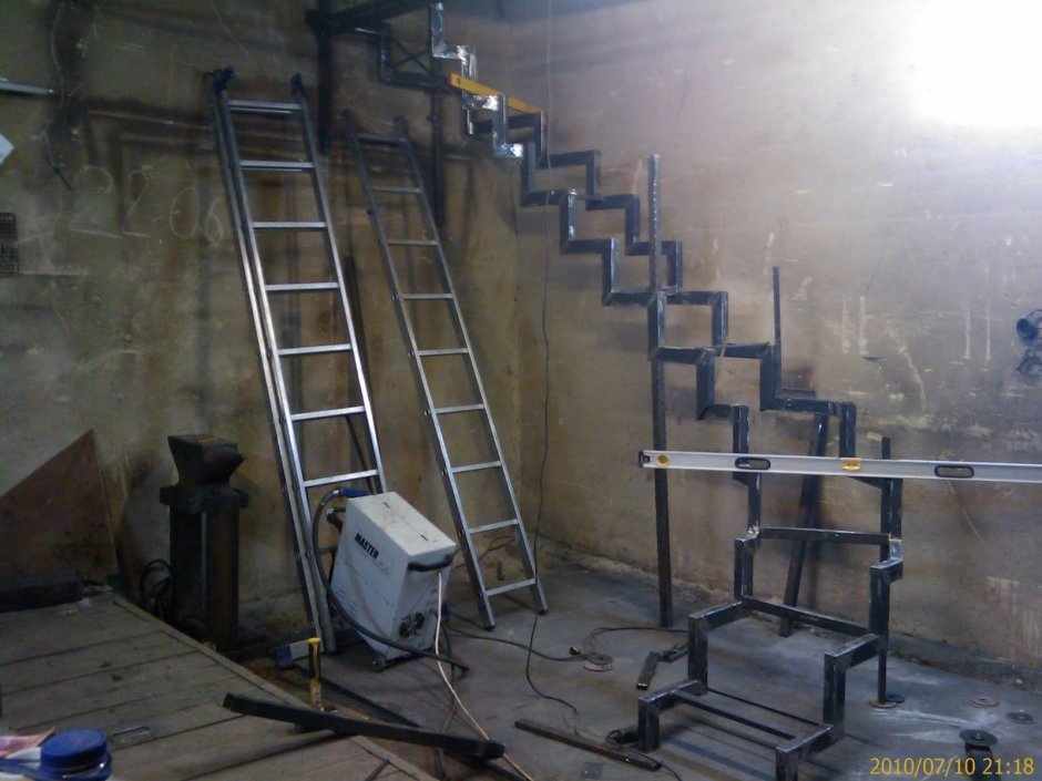 Самодельные железные лестницы