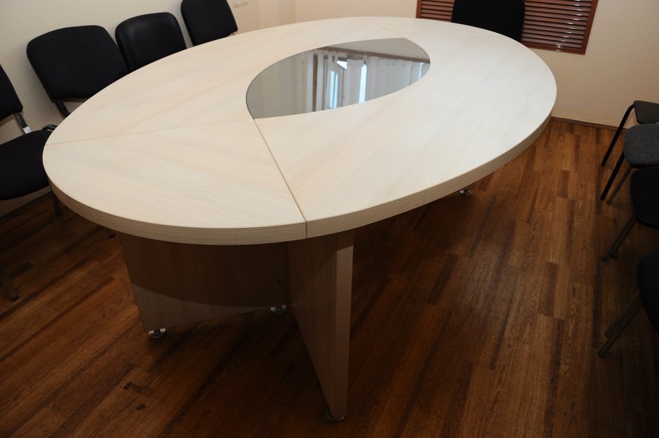 Переговорный стол в стиле лофт