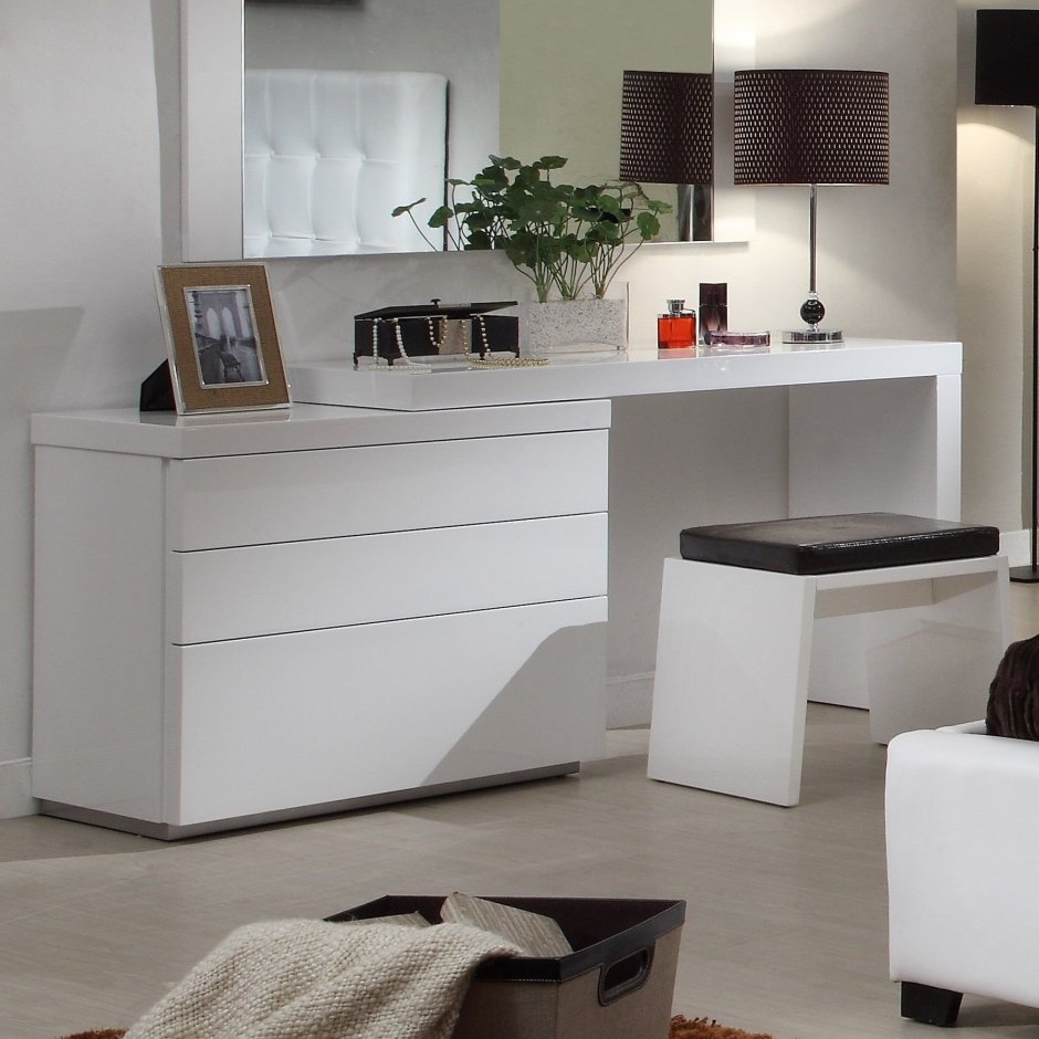 Туалетный столик с комодом под телевизор