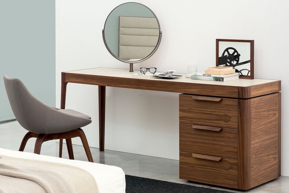 Стол с комодом под одной столешницей