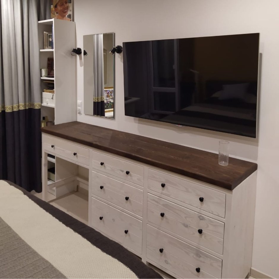 Комод МАЛЬМ И стол икеа