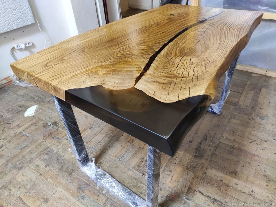 Стол из слэба из дуба