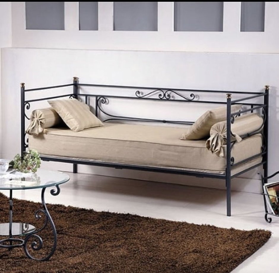 Кровать кушетка металлическая