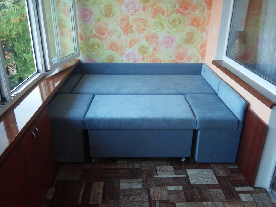 Выдвижной диван на балкон