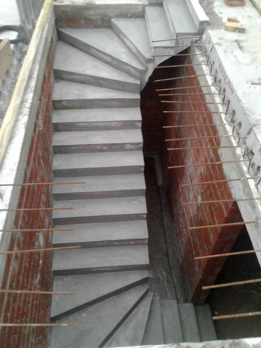 Армировка лестницы из бетона