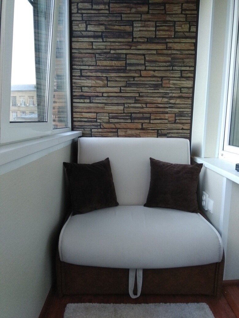 Интерьер маленького балкона