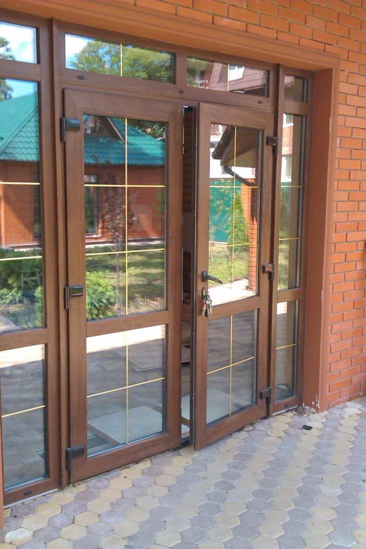 Дверь на веранду на даче