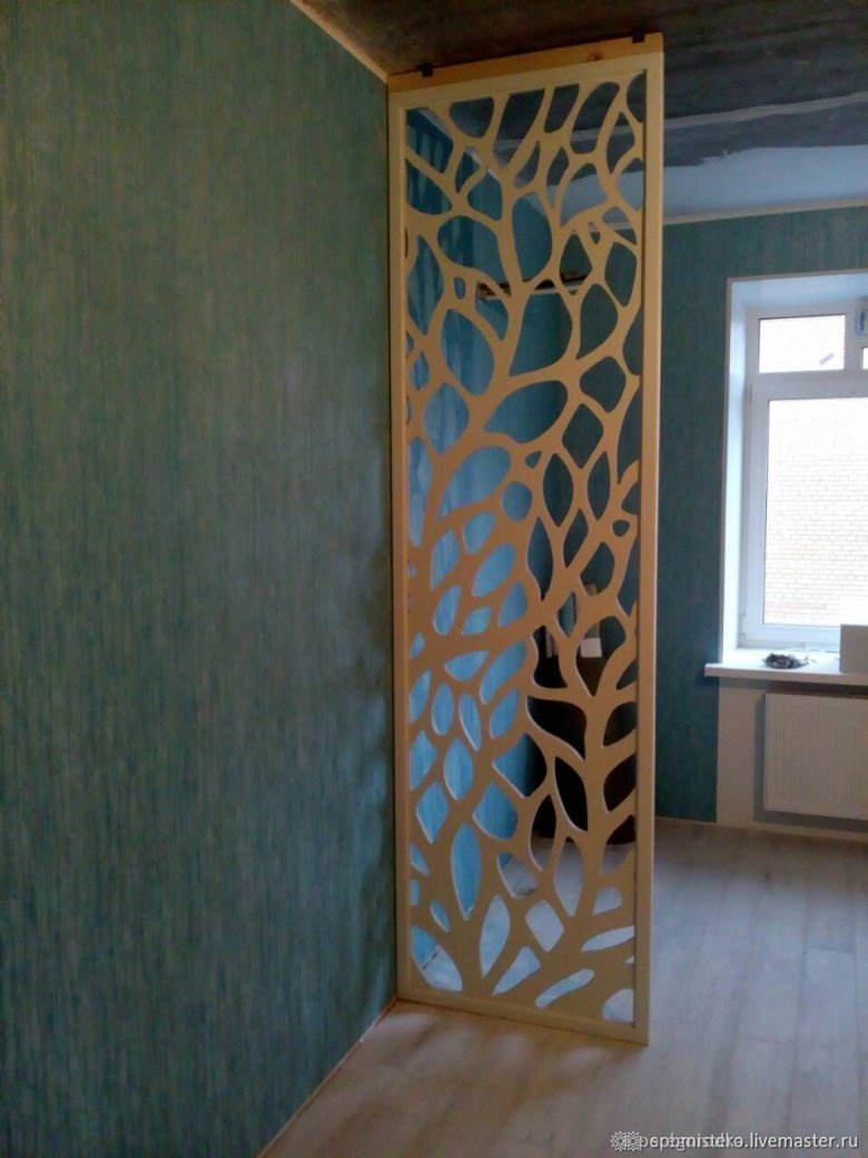 Резная деревянная перегородка