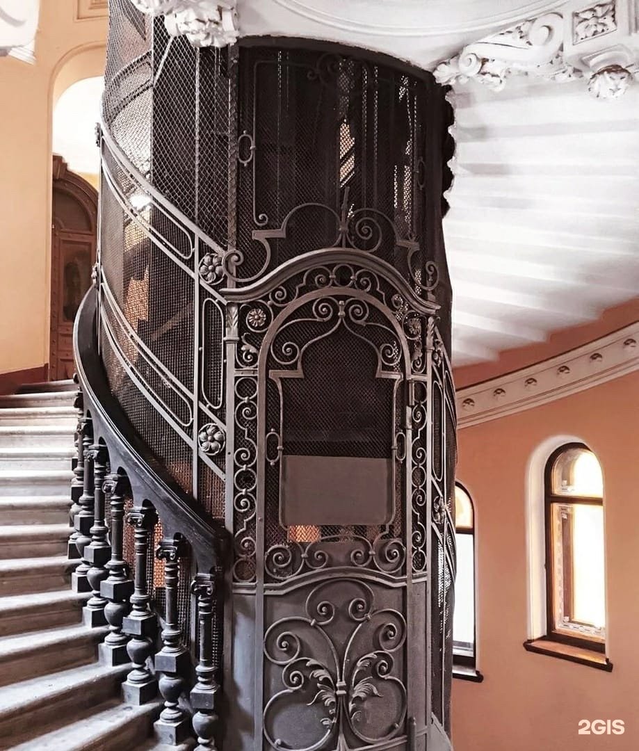 Дом купца Елисеева в Санкт-Петербурге Ломоносова 14