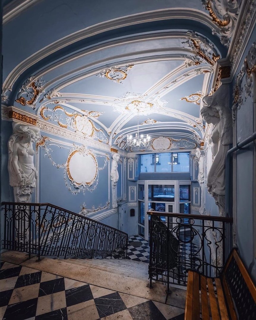 Парадная особняка Василия Каншина