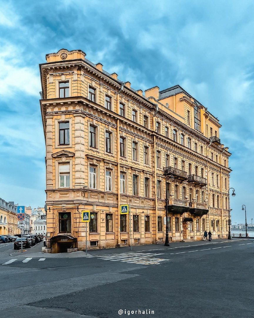 Набережная Макарова 10