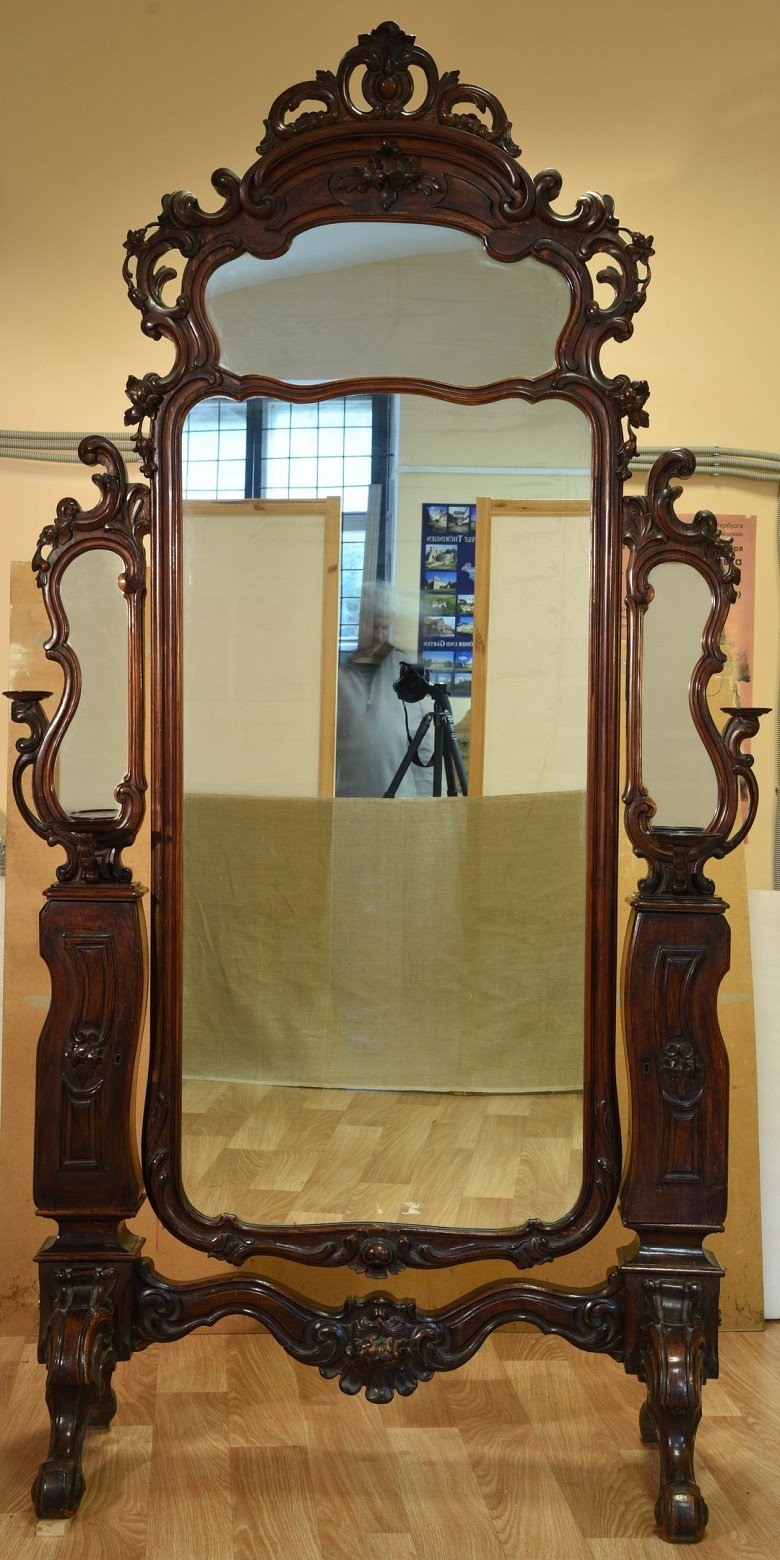 Антикварное напольное зеркало