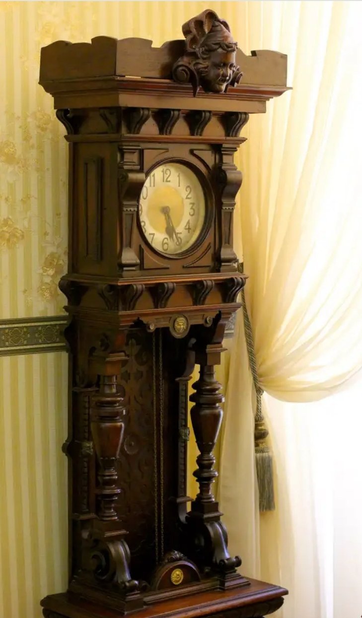 Часы с маятником Howard Miller