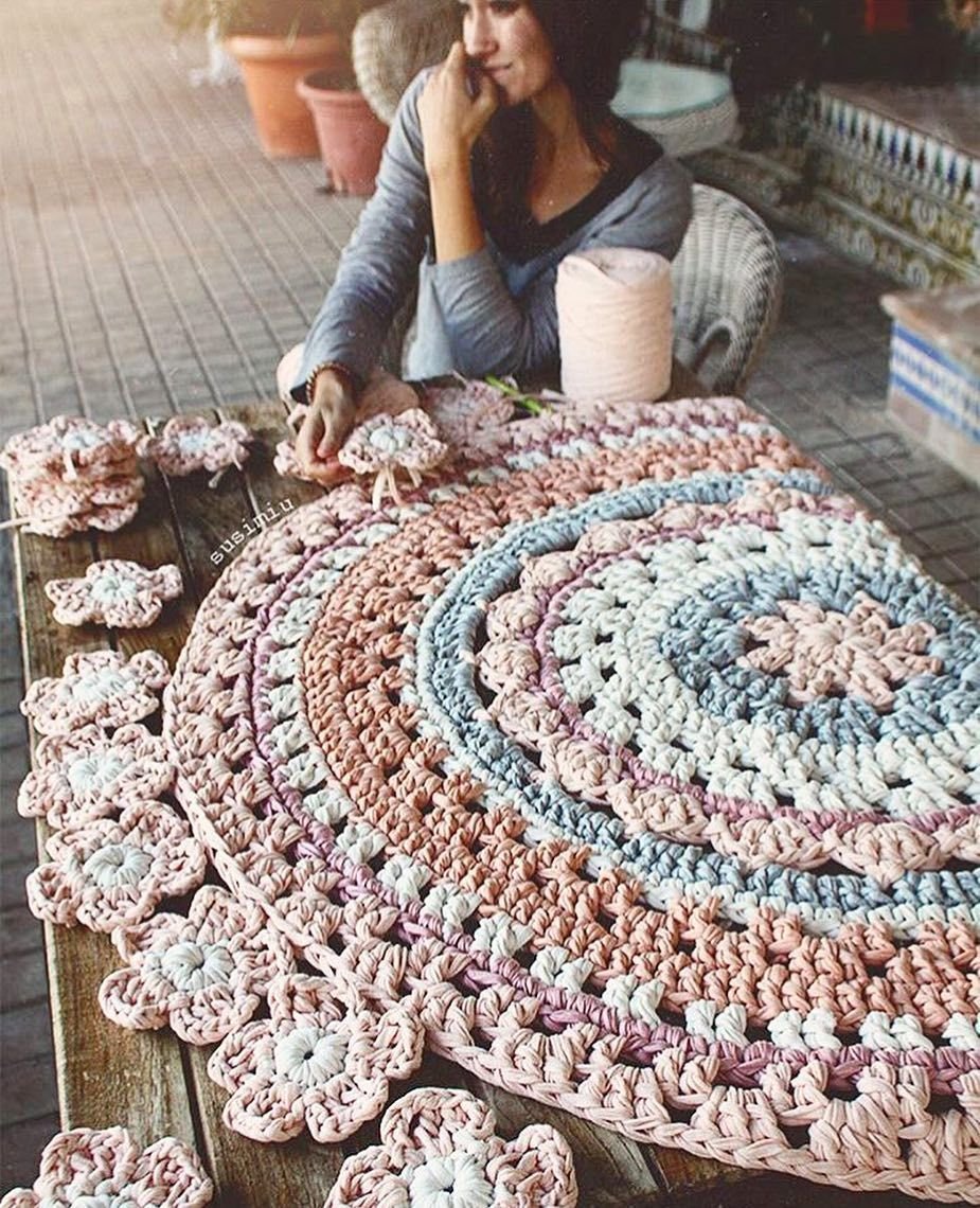 Необычные коврики крючком