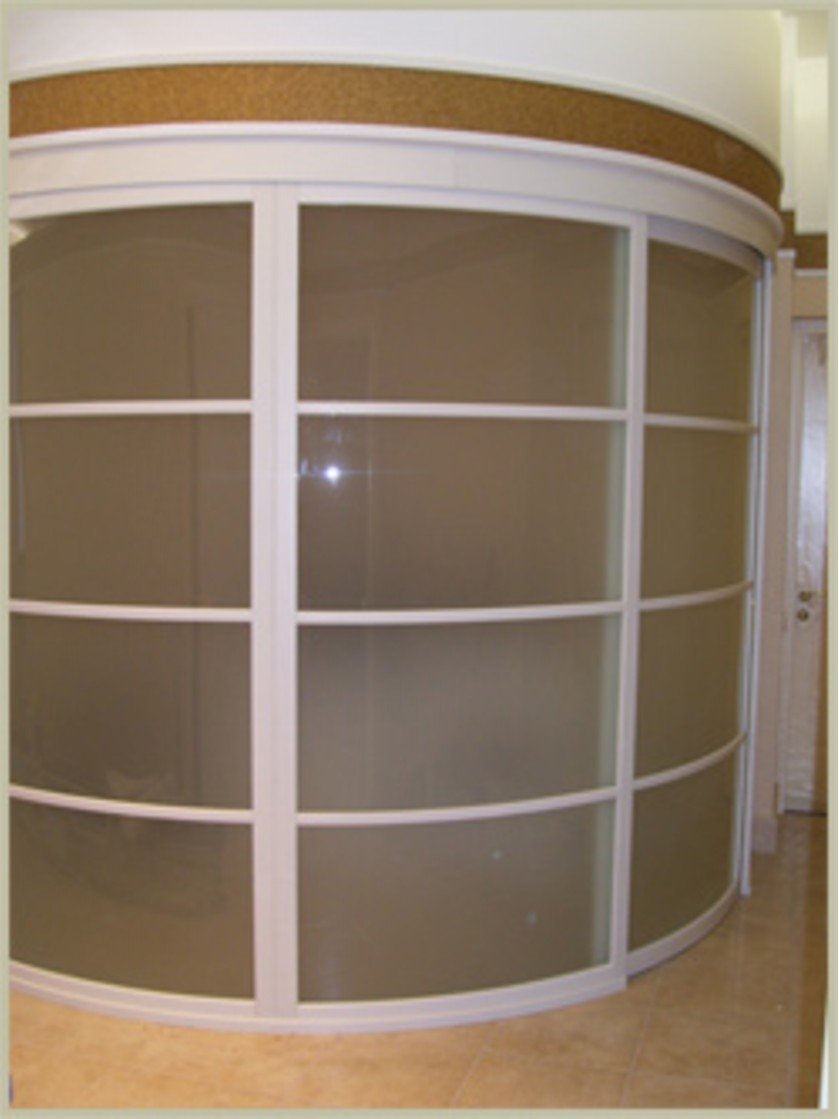 Радиусные перегородки раздвижные Capitol