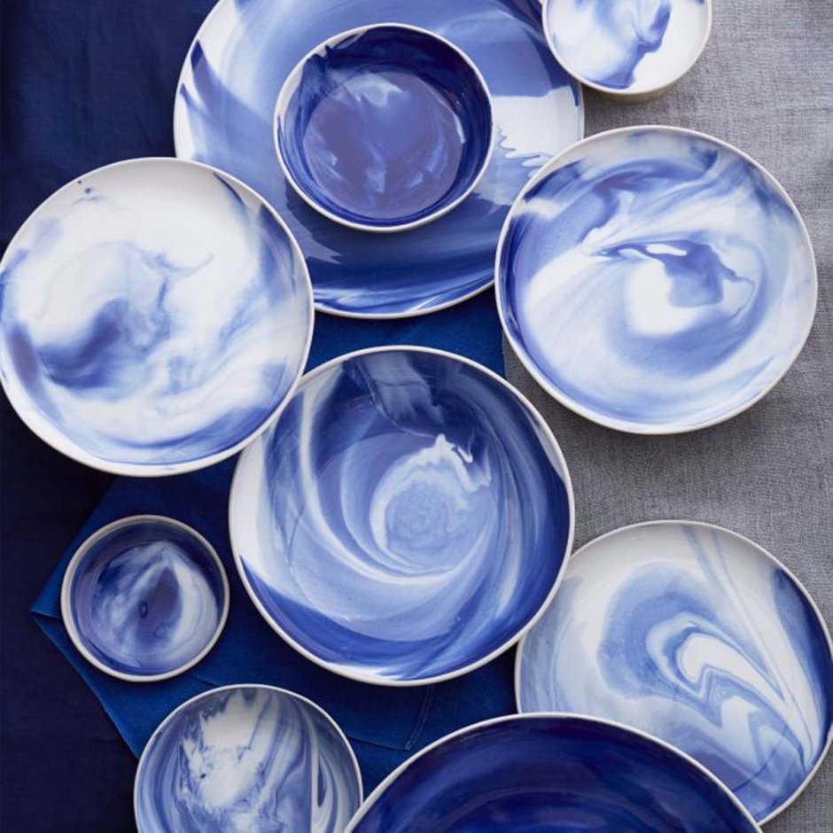 Синяя тарелка