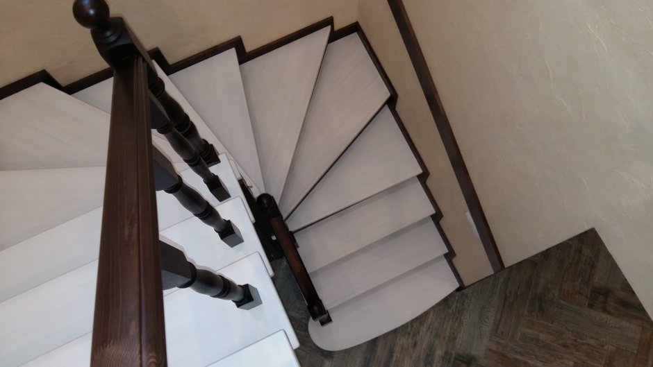Лестница с 4 забежными ступенями