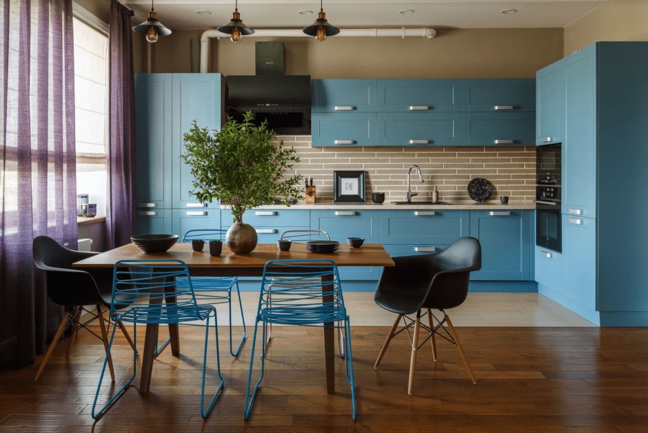 Кухня гостиная в синем цвете