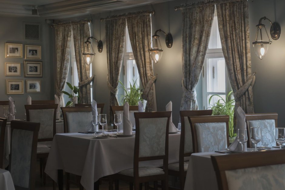 Литературное кафе. Невский пр.18