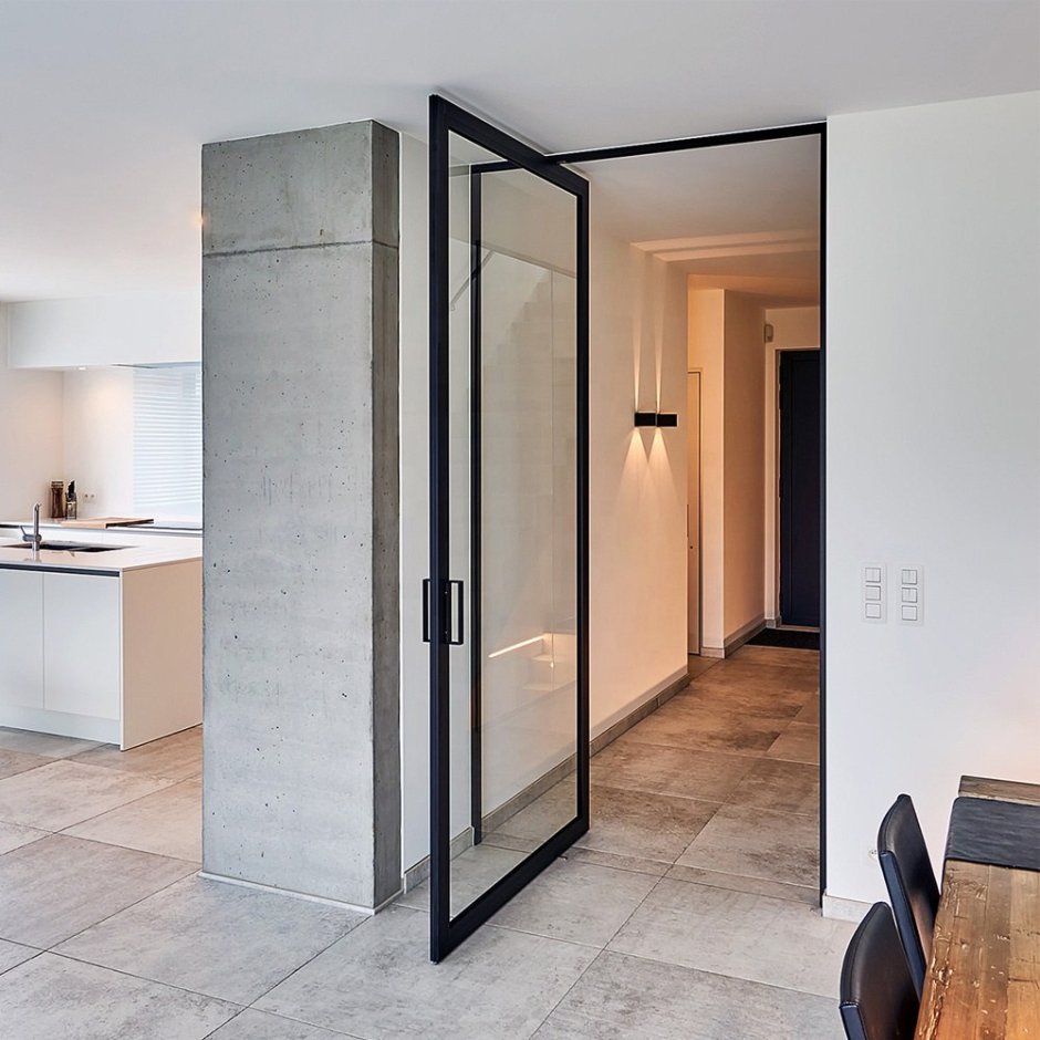 Стеклянная дверь в проем