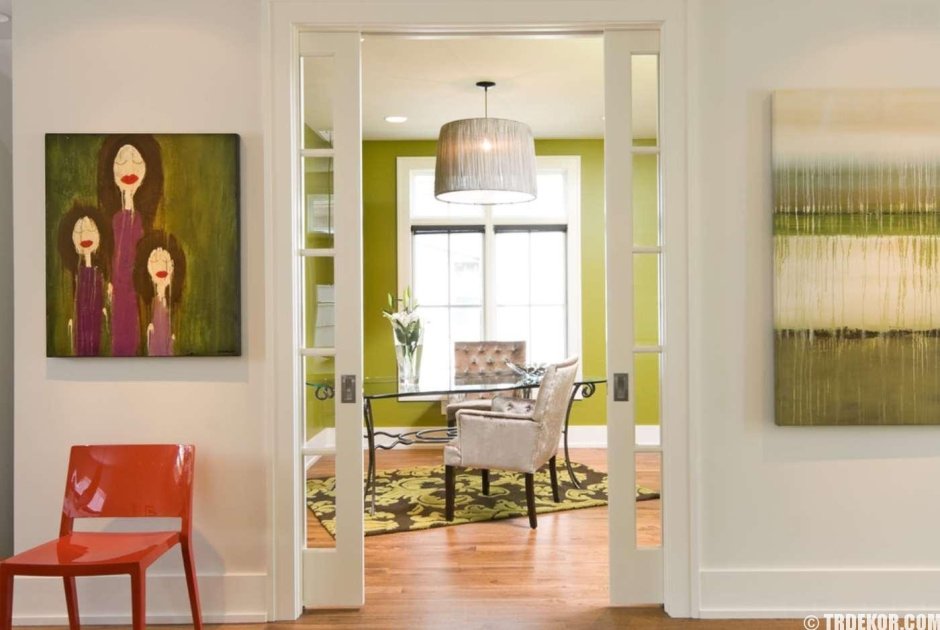 Прозрачные двери в интерьере