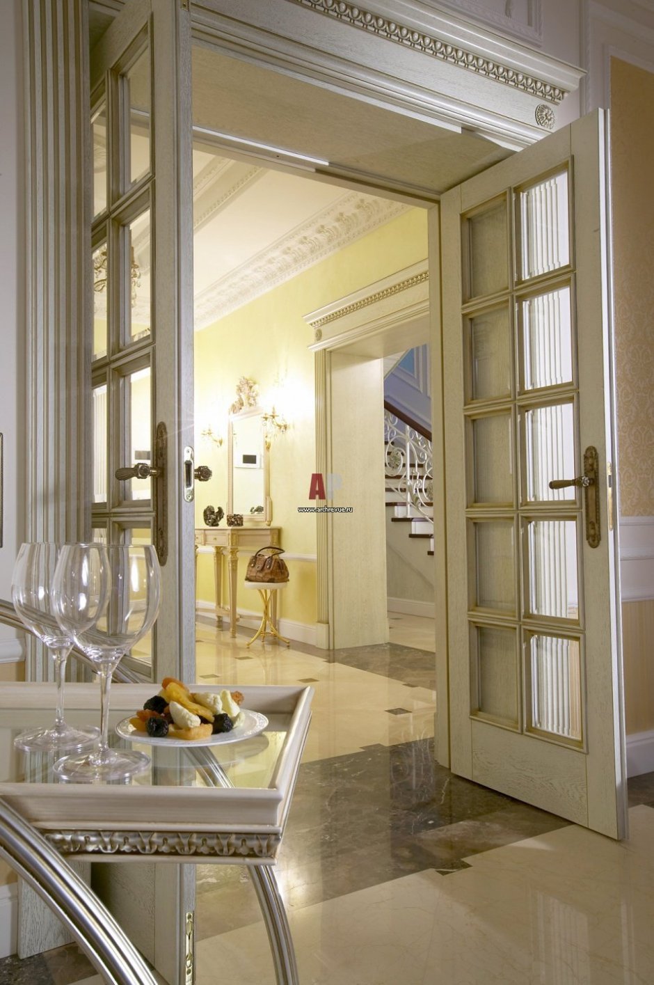 Классические двери в современном интерьере