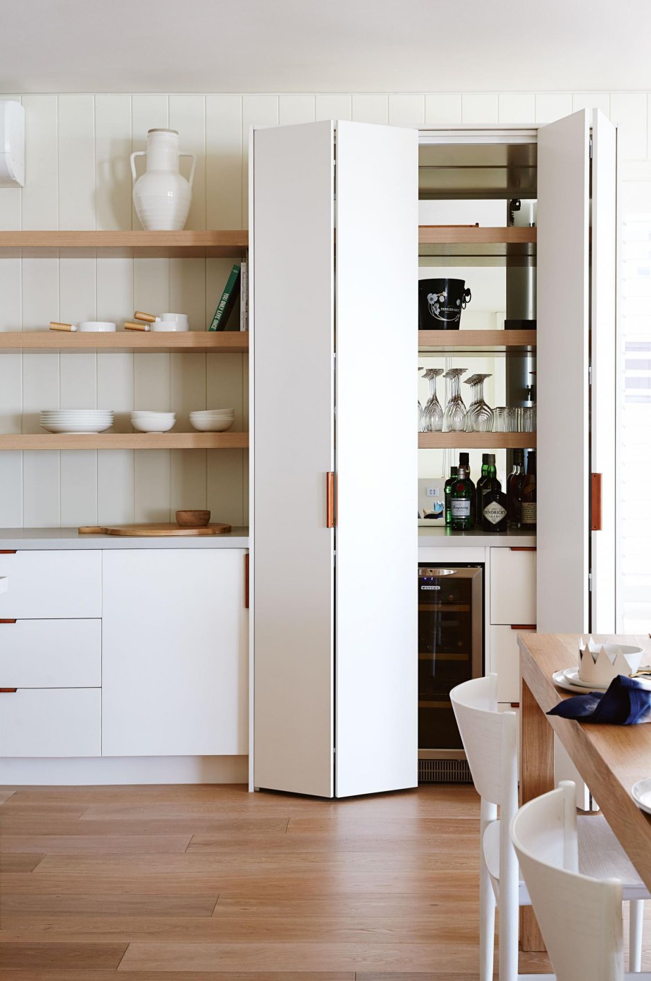 Складные двери для кухонных шкафов