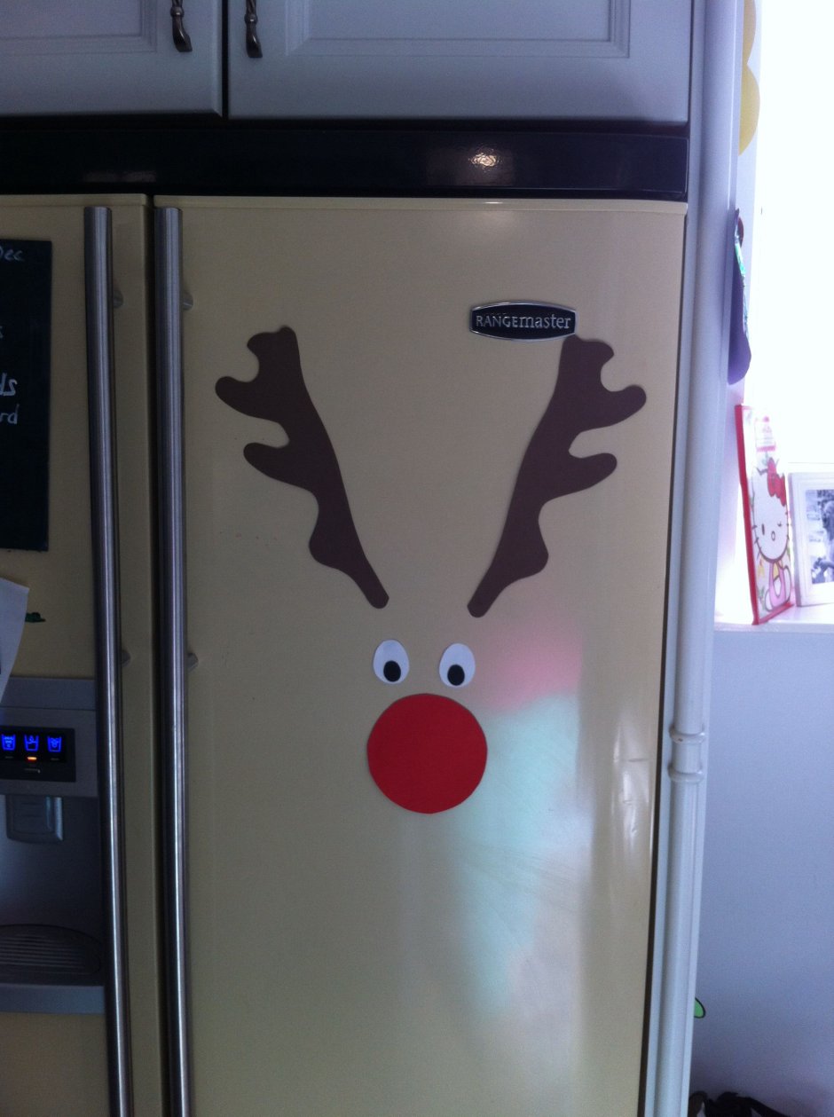 Украшение холодильника на новый год