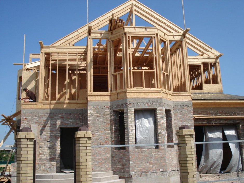 Дом индивидуальный стройка