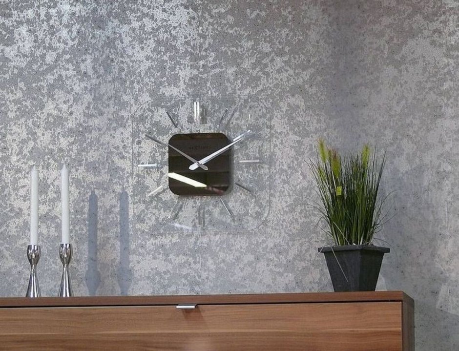 Серебряная стена в интерьере