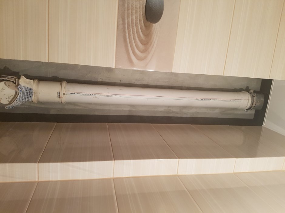 Короб для скрытия канализационных труб