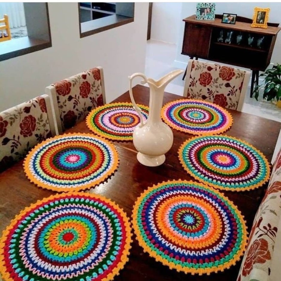 Вязаные изделия в интерьере